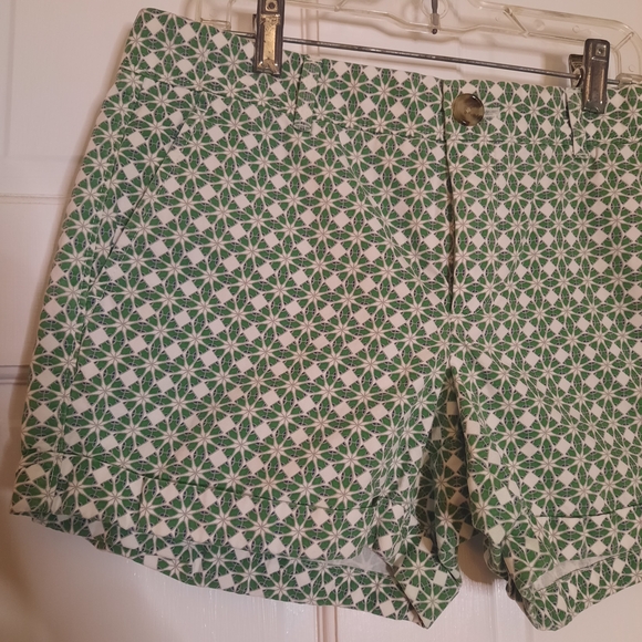 Banana Republic Pants - Banana Republic Green and White Geometric Shorts